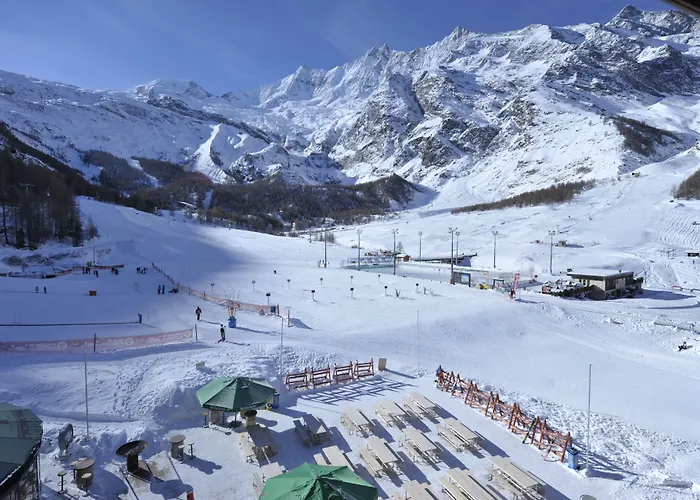 Hotel The Larix Ski-In Ski-Out